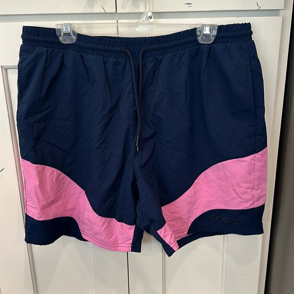 Oakley Men’s HydroFree swim shirts. Size M. New with tags.